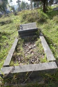 Photo of grave at St Thomas Church, Ooty by Gloria Dingley