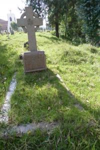 Photo of grave at St Thomas Church, Ooty by Gloria Dingley