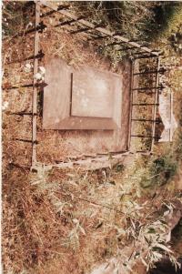 Gravestone of Robert Henry & Edith Georgiana Russell